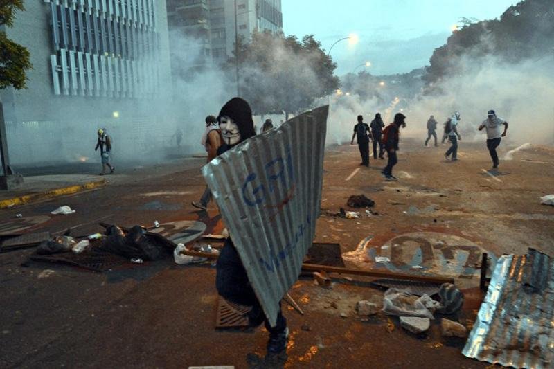 Caracas teve novo dia tenso devido a protestos