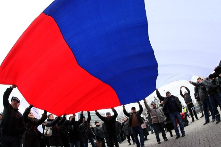 Milhares de pessoas protestam contra novo governo da Ucr&acirc;nia em Donetsk