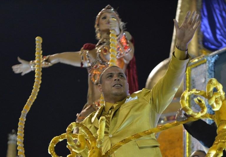 Ronaldo &eacute; homenageado no carnaval de S&atilde;o Paulo