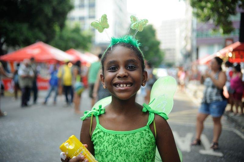 Bloco do Buxixo atrai fam&iacute;lias para o carnaval da zona norte do Rio