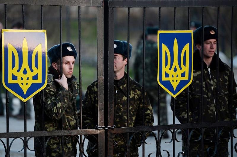 For&ccedil;as russas lan&ccedil;aram um ultimato aos militares ucranianos presentes na Crimeia