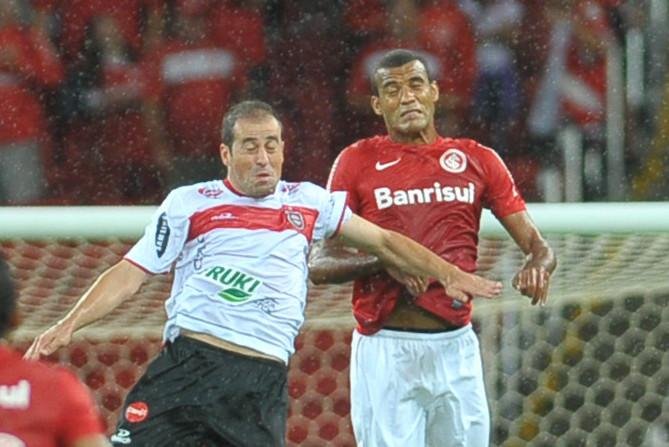 Ernando deu boa resposta nos &uacute;ltimos jogos, mas sofreu com desgaste f&iacute;sico