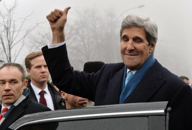 Secret&aacute;rio de Estado John Kerry chegou a Kiev nesta ter&ccedil;a