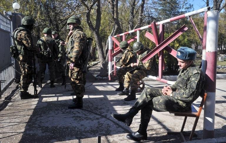 For&ccedil;as russas tomaram controle de duas bases na Ucr&acirc;nia