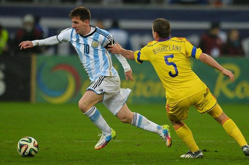 Messi passa mal e Argentina empata sem gols com a Rom&ecirc;nia
