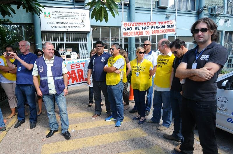 Servidores do IGP param por 24 horas no Estado