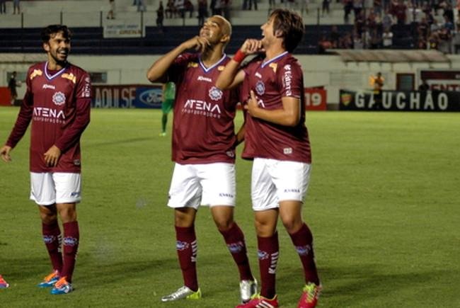 Caxias vence o S&atilde;o Paulo por 2 a 0 no Centen&aacute;rio