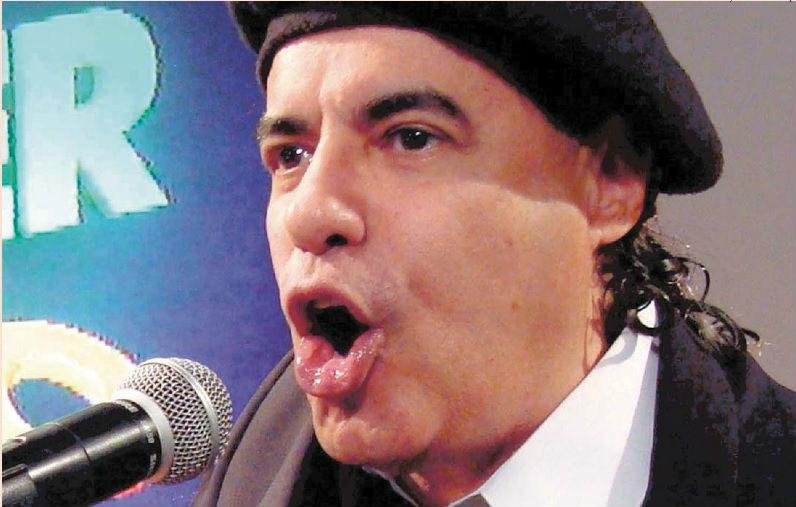Cantor Hermes Aquino &eacute; &uacute;nica atra&ccedil;&atilde;o confirmada para festa de reinaugura&ccedil;&atilde;o do est&aacute;dio
