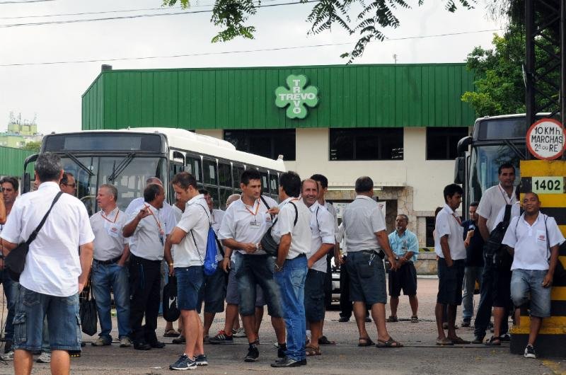 Rodovi&aacute;rios impediram sa&iacute;da de coletivos nesta sexta-feira