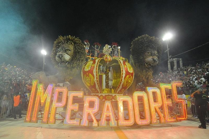 Vencedora do grupo principal, Imperadores do Samba fecha a noite