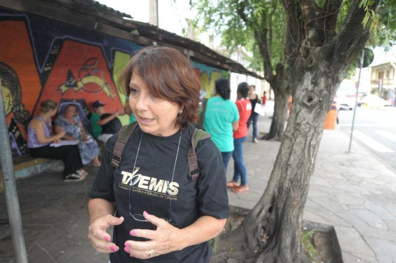 Mulheres reclamam da viola&ccedil;&atilde;o de direitos na visita a pres&iacute;dio