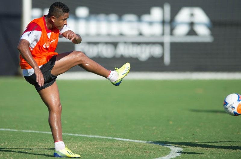 Jorge Henrique demonstra confian&ccedil;a antes da partida