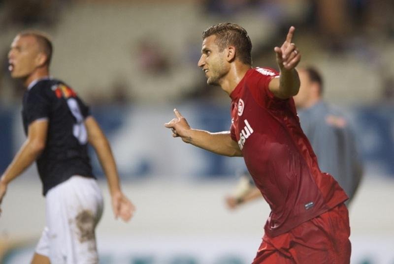 Rafael Moura foi um dos goleadores do Inter no jogo