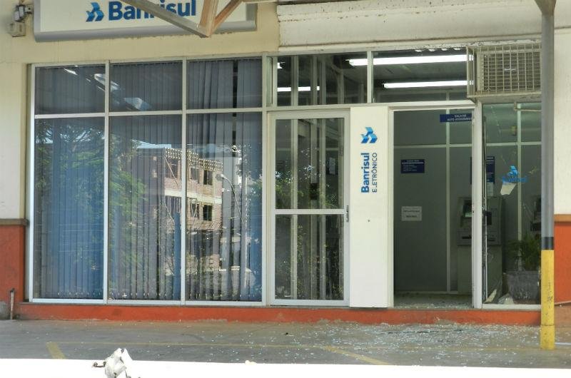Criminosos explodem caixa eletr&ocirc;nico em Lajeado