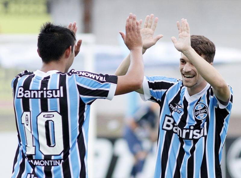 Gr&ecirc;mio goleou Pelotas Por 3 a 0