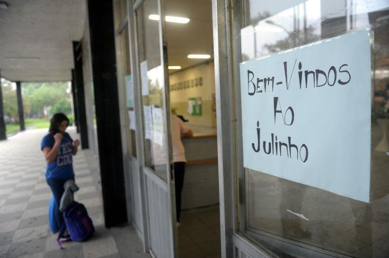 Estudantes foram aos col&eacute;gios em busca de informa&ccedil;&otilde;es