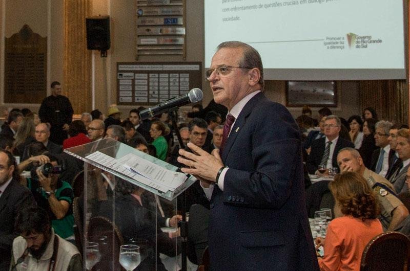Tarso Genro afirma que lei do ped&aacute;gio &uacute;nico n&atilde;o ser&aacute; colocada em pr&aacute;tica