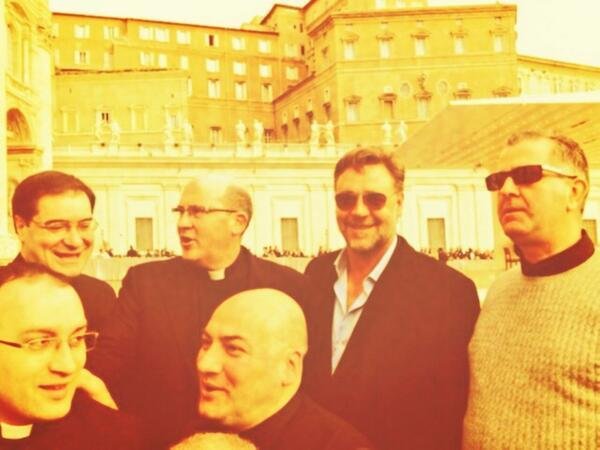 Russel Crowe e equipe do filme No&eacute; foram ao Vaticano