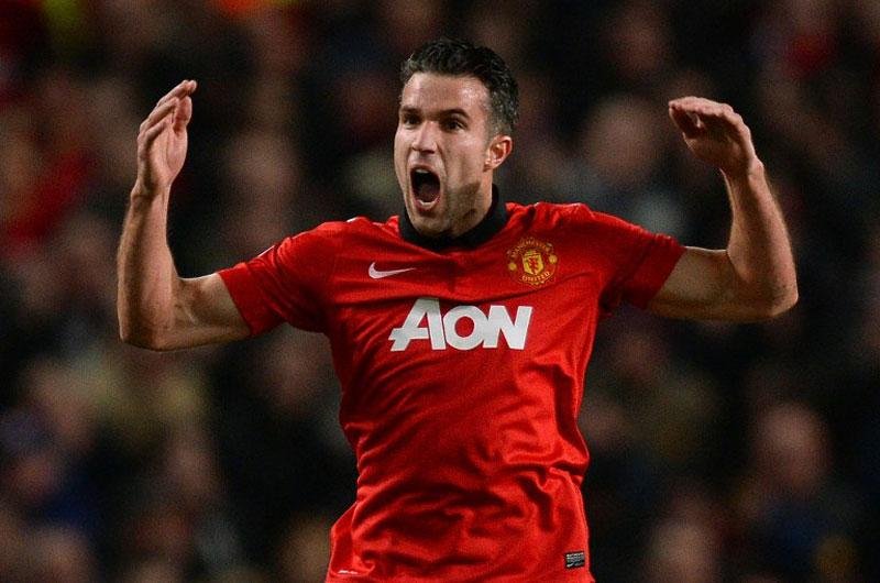 Van Persie faz tr&ecirc;s e Manchester United segue na Liga dos Campe&otilde;es