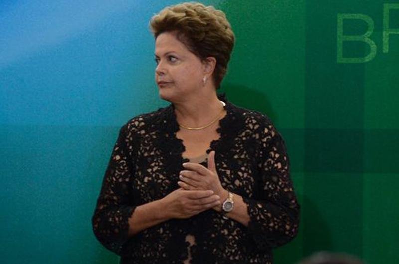 Dirigentes afirmam que Dilma Rousseff tinha acesso a todos os documentos produzidos sobre a refinaria