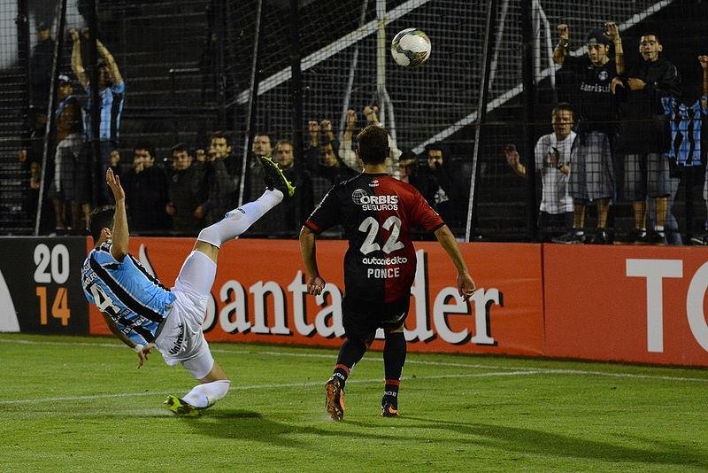 Empate mant&eacute;m Gr&ecirc;mio na lideran&ccedil;a do grupo da morte