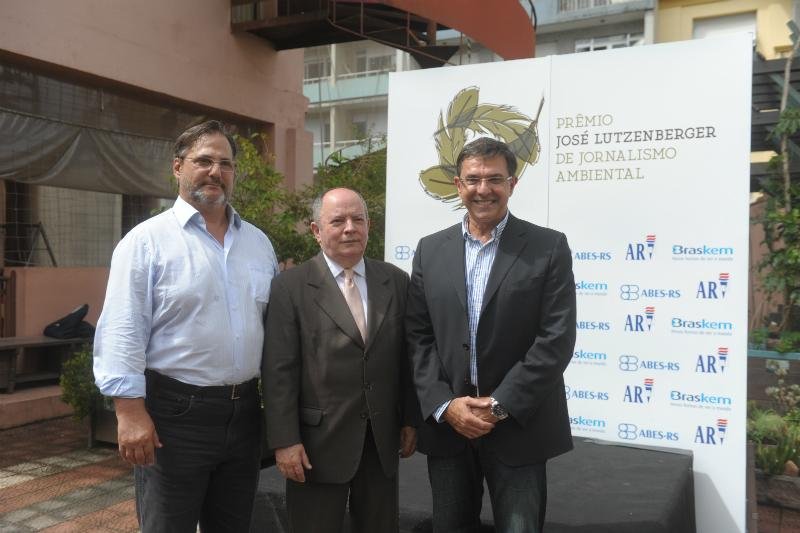 Jo&atilde;o Freire, da Brasken; Jo&atilde;o Batista de Melo Filho, representando a Ari e Alexandre Bugin, da ABES durante evento de apresenta&ccedil;&atilde;o