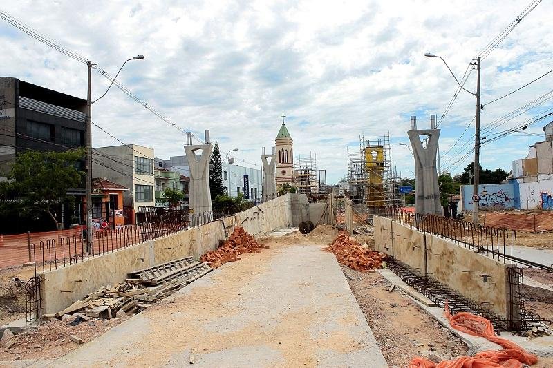 Recurso federal ajudar&aacute; na conclus&atilde;o de obras de Porto Alegre