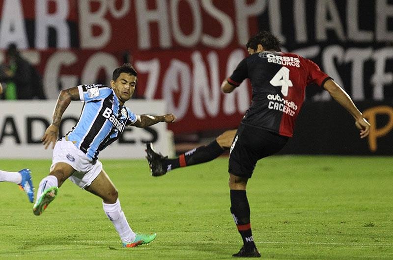 Dudu mostra credenciais para suprir aus&ecirc;ncia de Z&eacute; Roberto