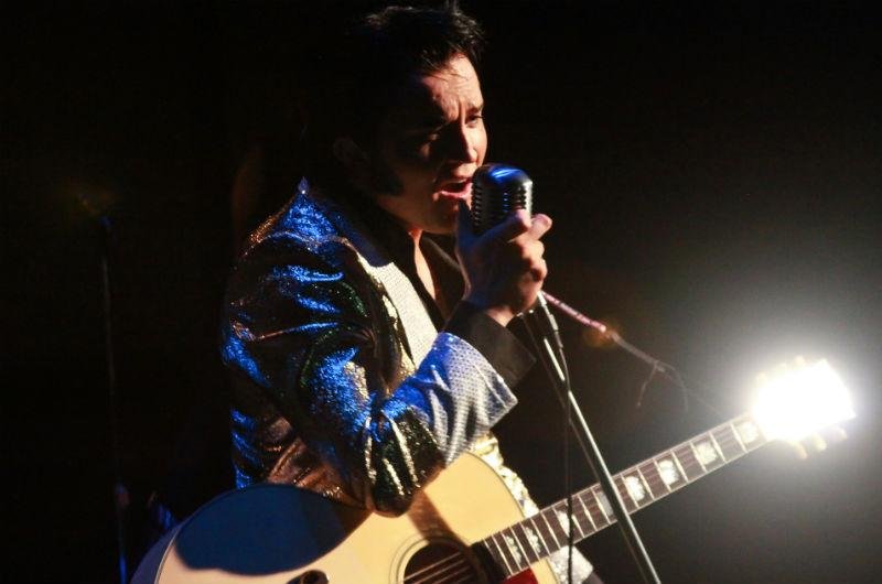 Ben Portsmouths apresenta tributo a Elvis Presley no Teatro Feevale neste s&aacute;bado 