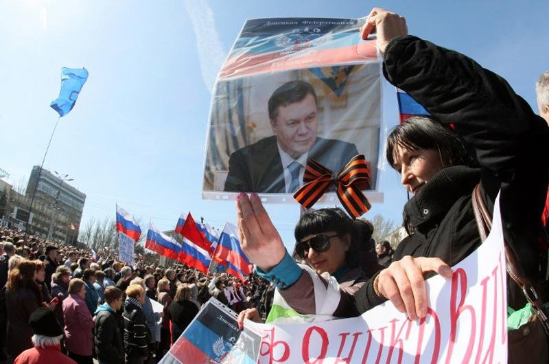 Milhares protestam em Donetsk para deixar controle da Ucr&acirc;nia por Moscou
