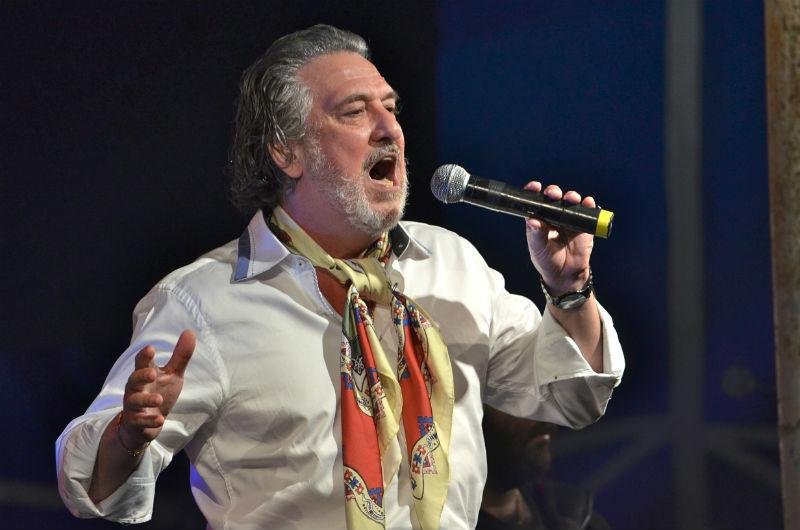 Jo&atilde;o de Almeida Neto se apresenta &agrave;s 18h no Ara&uacute;jo Vianna