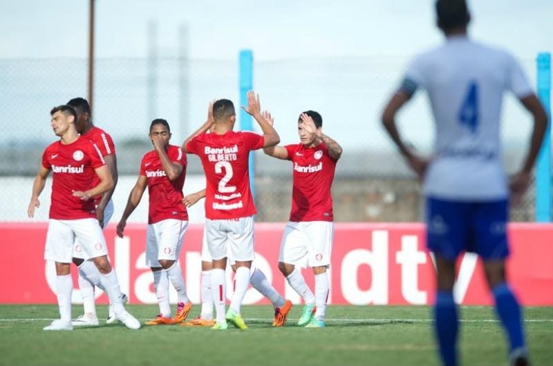 Gols foram de Ar&aacute;nguiz e Wellington Paulista
