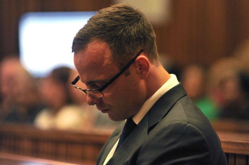 Namorada de Pistorius disse que tinha medo do atleta