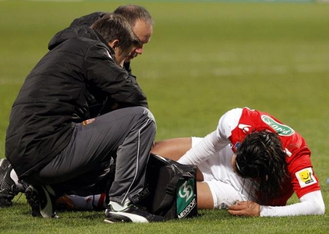 Falcao se machucou durante jogo do Monaco pela Copa da Fran&ccedil;a