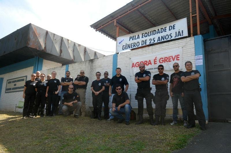Agentes penitenci&aacute;rios deflagraram greve nesta ter&ccedil;a