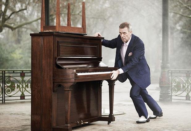 Al&eacute;m de ator, o brit&acirc;nico Hugh Laurie tamb&eacute;m &eacute; cantor e instrumentalista 