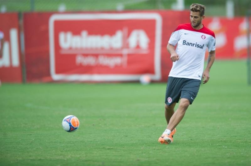 Caso atacante n&atilde;o se recupere de les&atilde;o, Wellington Paulista, &acute;carrasco do Gr&ecirc;mio`, diz que est&aacute; pronto