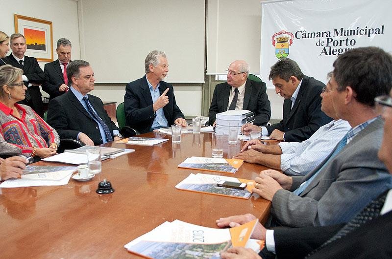 Fortunati presta contas com investimentos acima do m&iacute;nimo em sa&uacute;de