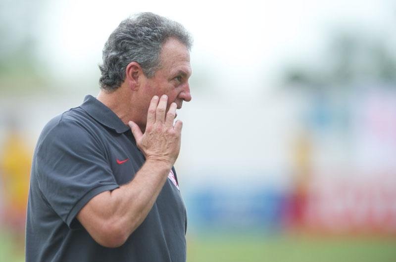 Estilo de marca&ccedil;&atilde;o gremista tamb&eacute;m foi motivo de explana&ccedil;&atilde;o do t&eacute;cnico colorado