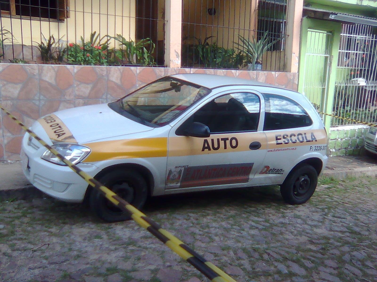 Adolescente nega ter matado instrutor de autoescola
