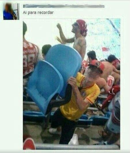 Torcedor do Inter publica foto com cadeira quebrada da Arena