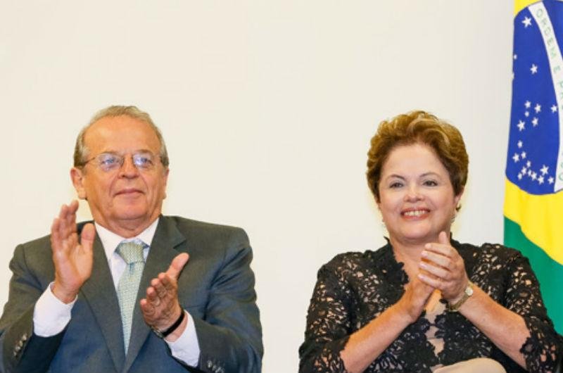 Dilma Rousseff e Tarso Genro firmaram contrato das obras da ponte do Gua&iacute;ba nesta manh&atilde;