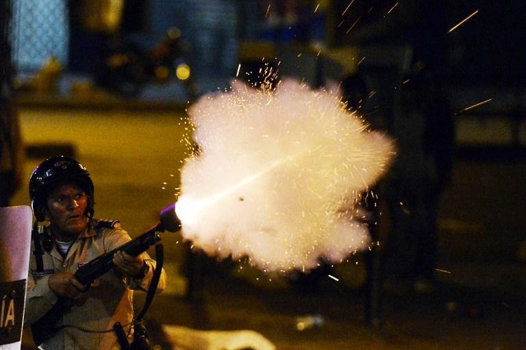 AI est&aacute; preocupada com uso de armas de fogo contra manifestantes 