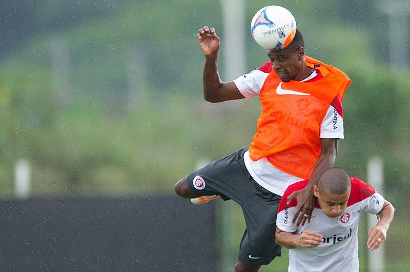 Juan pode ser poupado em amistoso com Pe&ntilde;arol