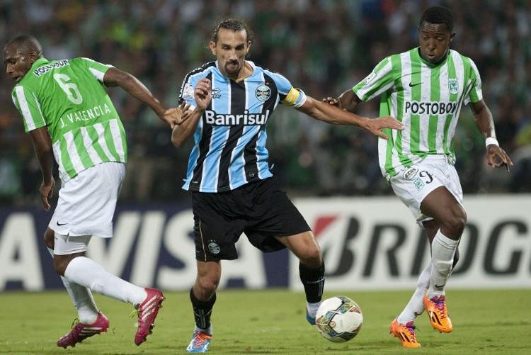 Centroavante mostrou alegria com primeiro gol na Libertadores, mas destacou grupo