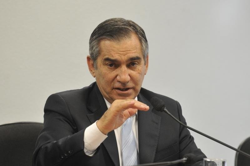 O ministro Gilberto Carvalho fala sobre as investiga&ccedil;&otilde;es de irregularidades na Petrobras