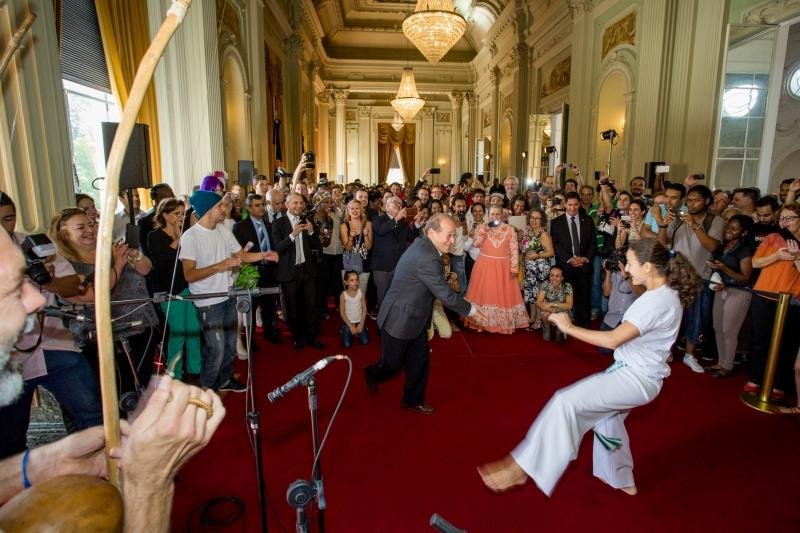 Governador jogou capoeira na cerim&ocirc;nia de premia&ccedil;&atilde;o 