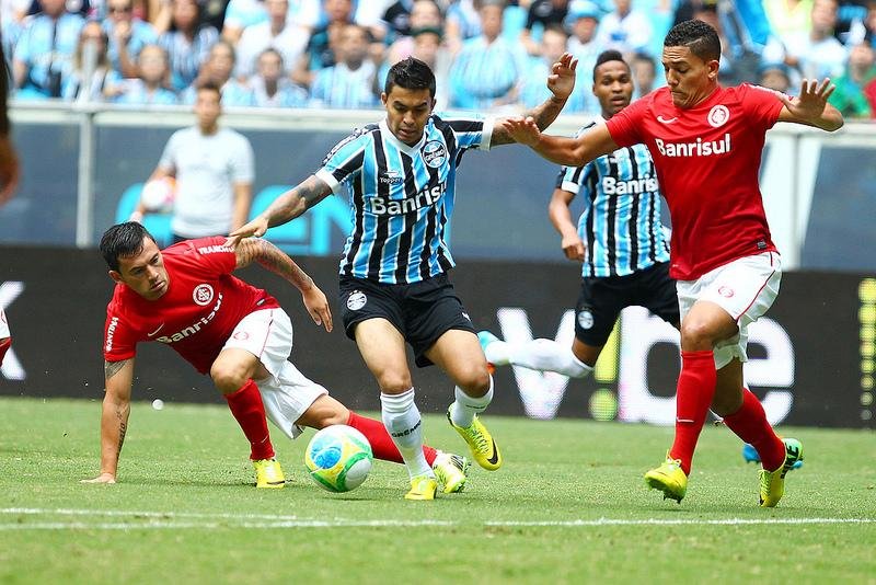 Dudu assumiu a condi&ccedil;&atilde;o de titular do Gr&ecirc;mio com a les&atilde;o de Z&eacute; Roberto