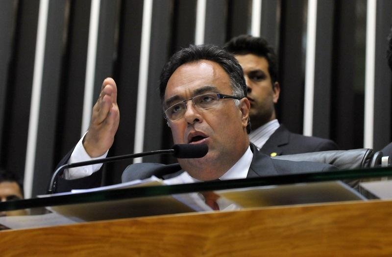 Deputado &eacute; acusado de envolvimento com o doleiro Alberto Youssef
