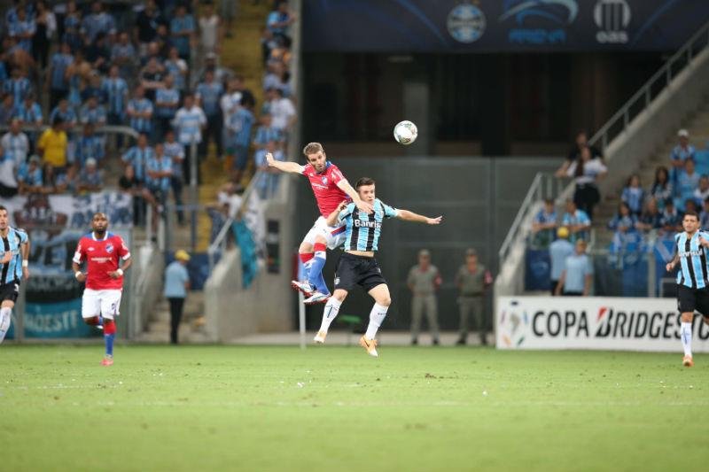 Gr&ecirc;mio vence Nacional-URU POR 1 a 0